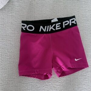 Nike pro pink shorts women’s XS